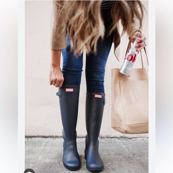 Hunter Navy Matt Tall Rain Boots Navy- wore one times, mint condition - Picture 13 of 16